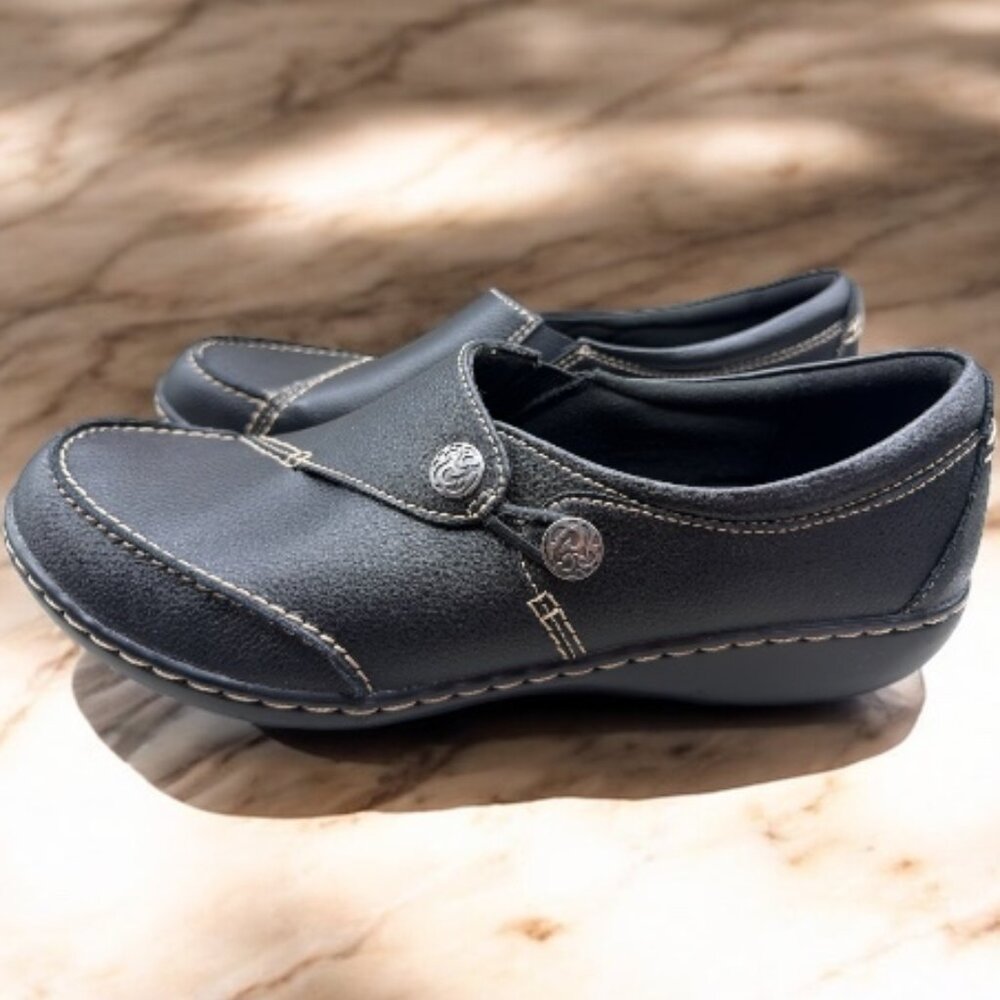 CLARKS ASHLAND LANE Q WOMENS SLIP ON LOAFERS - Black - Size 11 (Narrow)